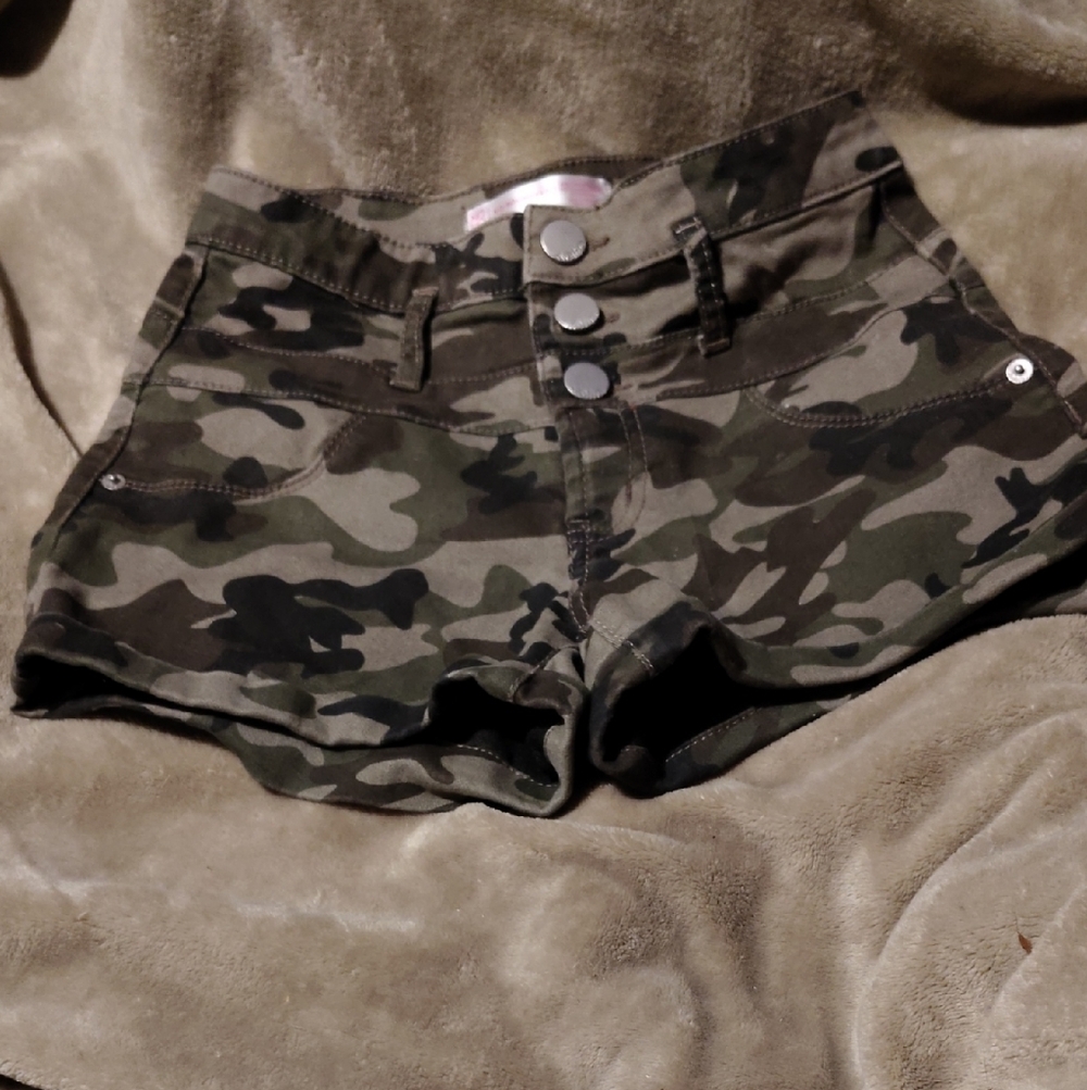 No Boundaries Camouflage Kids Shorts